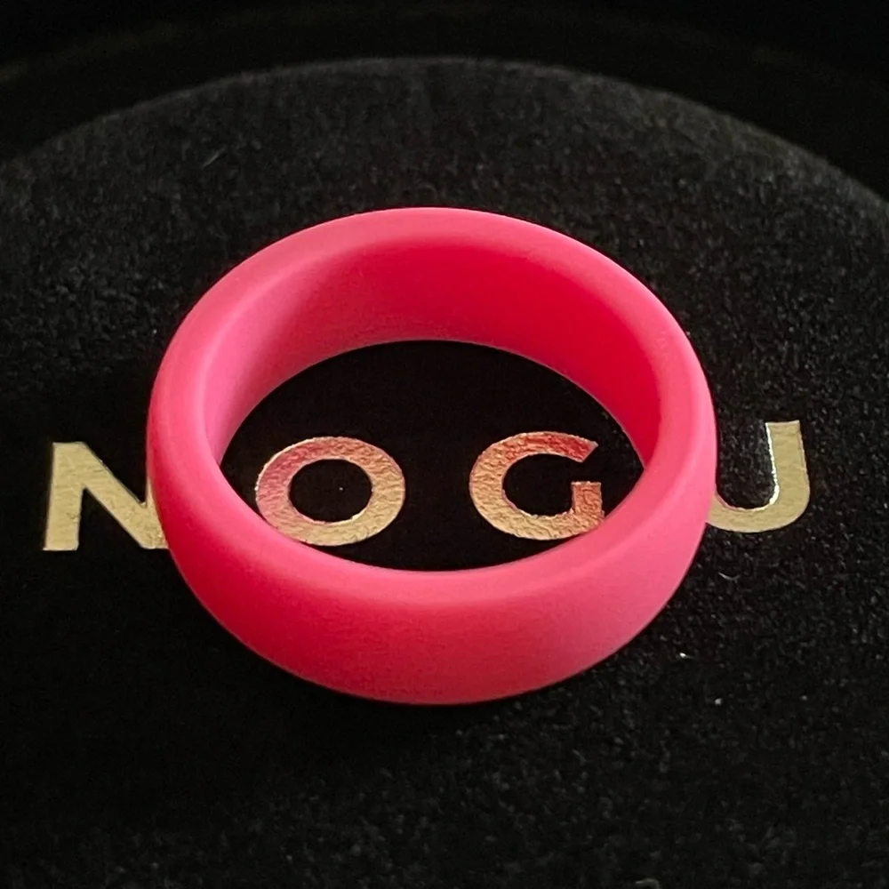 NEW Men’s Rose Red Lightweight Silicone Universal Ring (Size4)